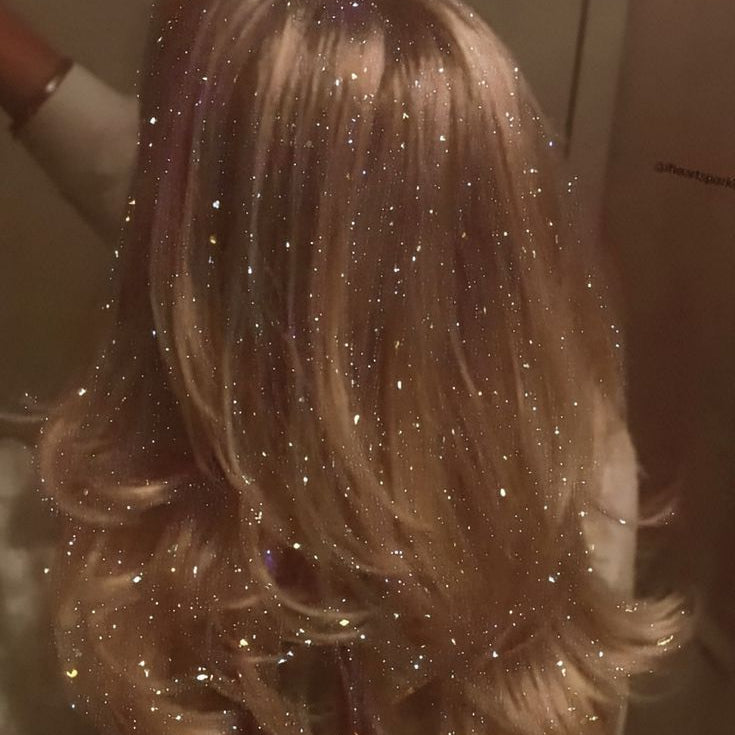 SknKove Glitter Spray